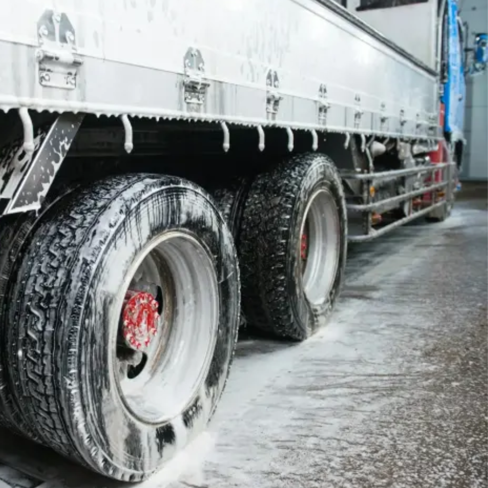 tenzi truck clean, tenzi truck clean 5l, truck clean tenzi, aktywna piana do mycia ciężarówek, piana aktywna do tirów, środek do mycia ciężarówek, płyn do mycia tirów, chemia do mycia pojazdów ciężarowych, preparat do mycia plandek, środek do mycia plandek tir, płyn do mycia cystern, chemia do mycia flot samochodowych, aktywna piana do myjni samochodowej, koncentrat do mycia samochodów ciężarowych, środek do usuwania brudu drogowego, preparat do usuwania oleju i smaru z karoserii, chemia do mycia maszyn budowlanych, płyn do mycia maszyn rolniczych, środek do mycia silnie zabrudzonych pojazdów, profesjonalna chemia samochodowa tenzi